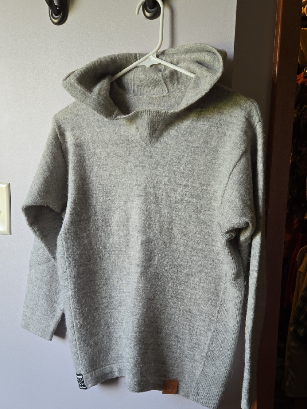 Paka Cozy Gray Hooded Women’s Sweater - Picture 6 of 6